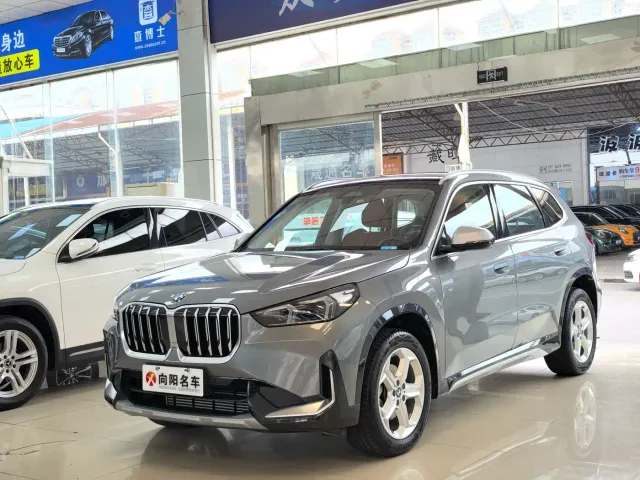 Фотография автомобиля — BMW X1