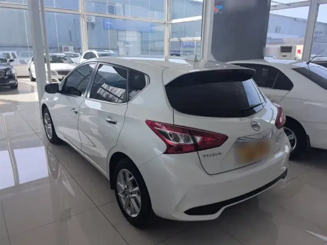 Nissan Tiida — Фото автомобиля 22