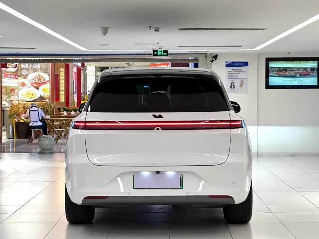 Li Auto L6 — Фото автомобиля 6