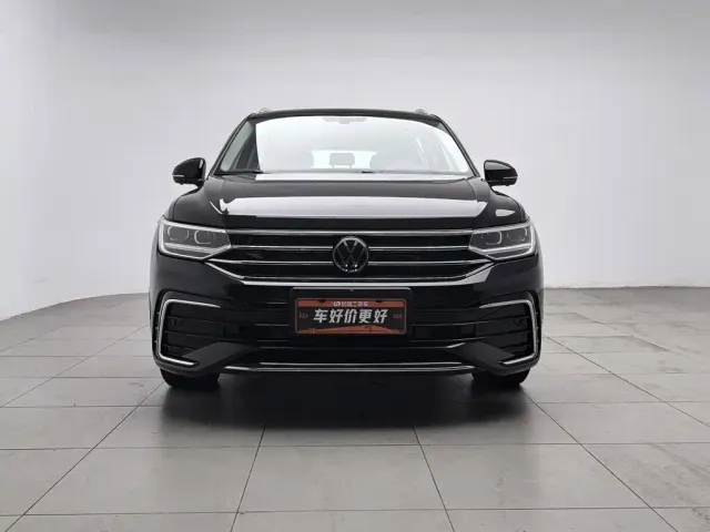 Volkswagen Tiguan L — Фото автомобиля 3