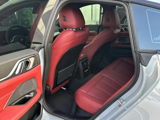 BMW i4 — Фото автомобиля 6