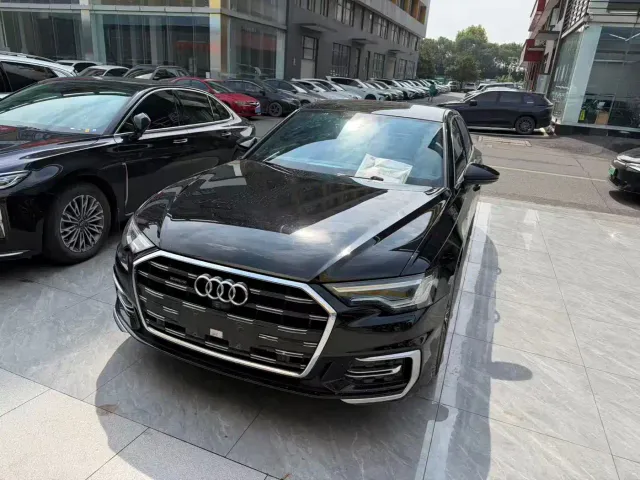 Фотография автомобиля — Audi A6L