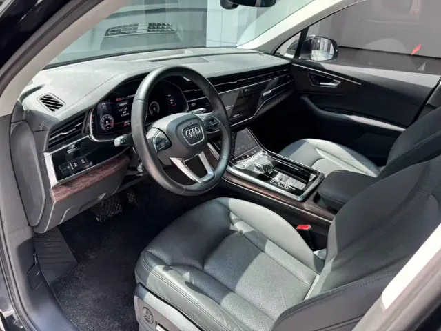 Audi Q7 — Фото автомобиля 11