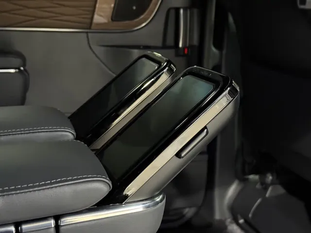 Toyota Alphard — Фото автомобиля 17