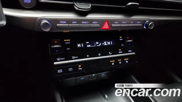 Hyundai Grandeur Grandeur (GN7) 2.5 Бензин 2WD — Фото автомобиля 17