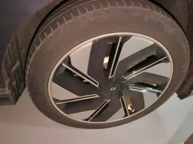 Dongfeng eπ 008 — Фото автомобиля 6