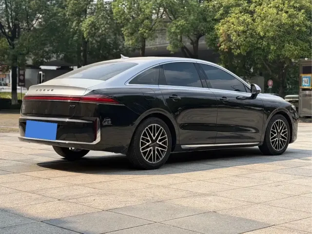 Roewe Roewe M7 DMH 2025 Base — Фото автомобиля 7
