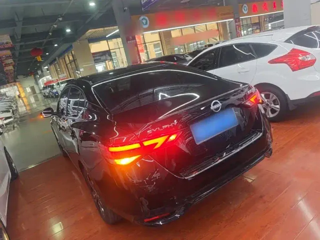 Nissan Sylphy 2023 1.6L CVT Deluxe Edition — Фото автомобиля 4