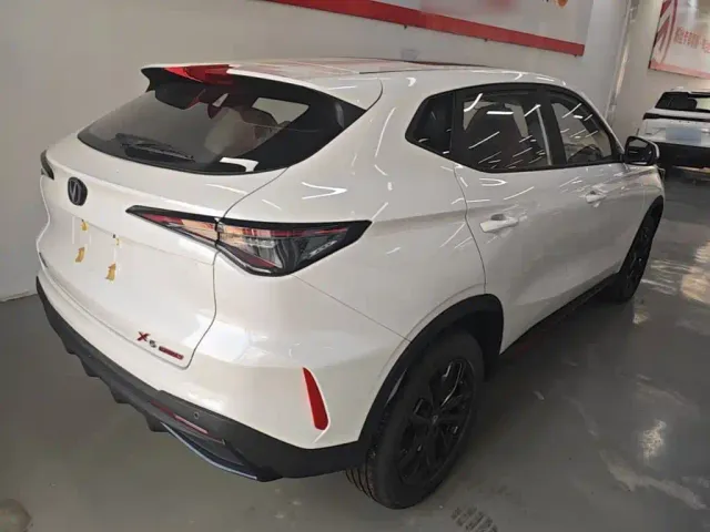 Changan X5 Plus — Фото автомобиля 6