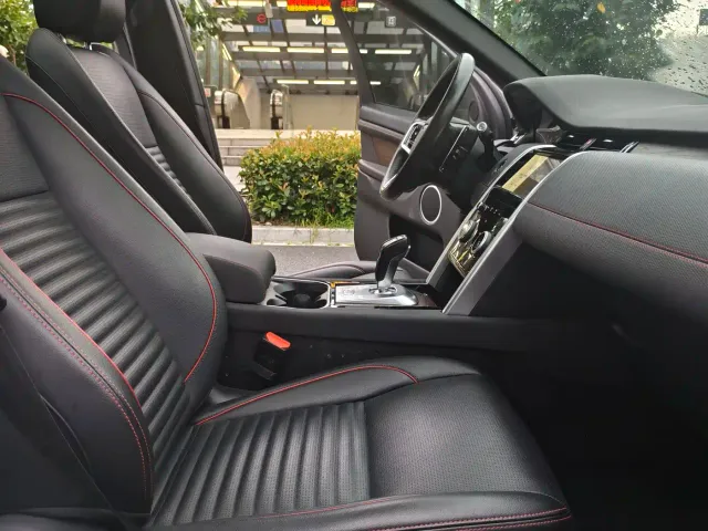 Land Rover Discovery Sport — Фото автомобиля 14