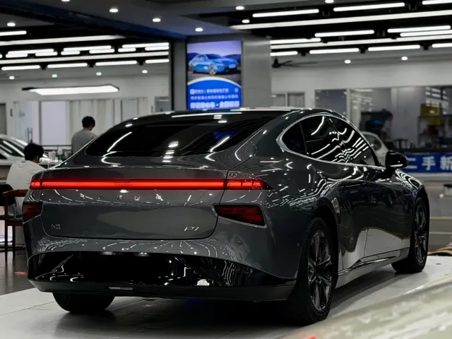 Xpeng P7 — Фото автомобиля 4