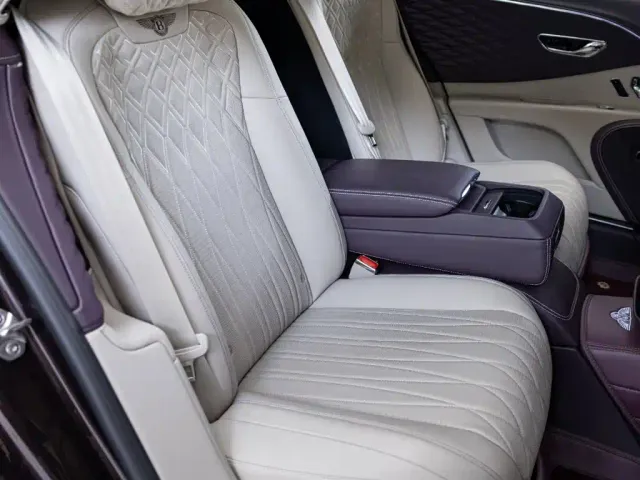 Bentley Flying Spur — Фото автомобиля 25
