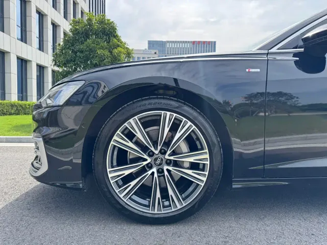 Audi A6L — Фото автомобиля 30