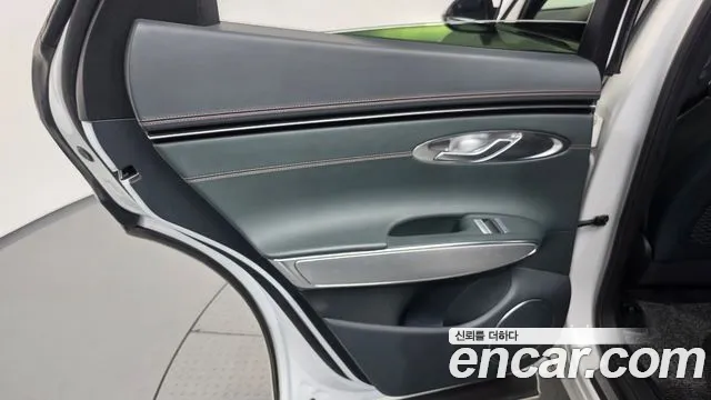 Genesis GV70 — Фото автомобиля 14