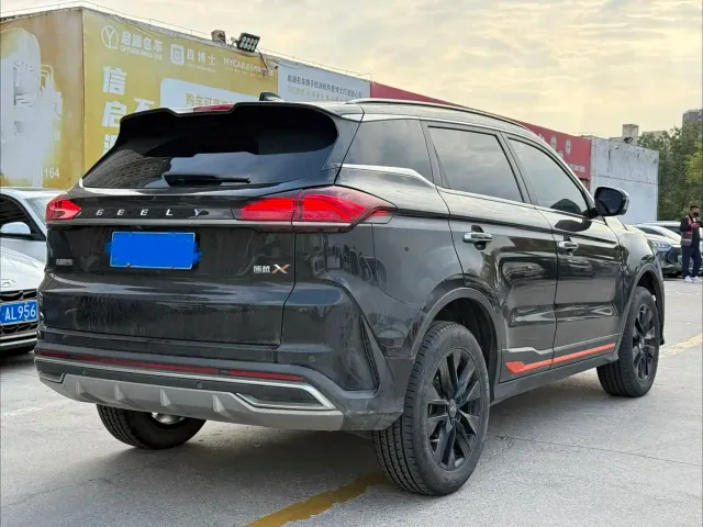 Geely Boyue — Фото автомобиля 11