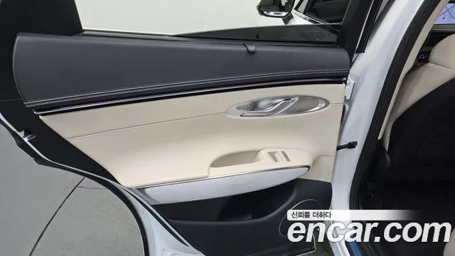 Genesis GV70 2.5T Бензин AWD — Фото автомобиля 22