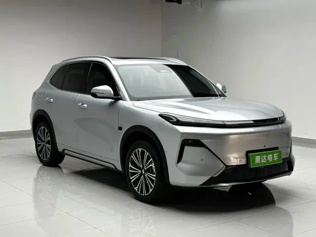 Geely Galaxy Starship 7 EM-i — Фото автомобиля 3