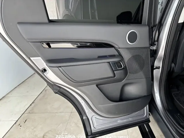 Land Rover Discovery — Фото автомобиля 20