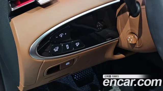 Genesis GV70 — Фото автомобиля 16
