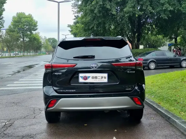 Toyota Highlander — Фото автомобиля 5