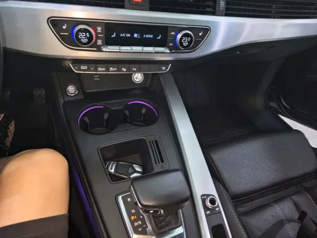 Audi A4L — Фото автомобиля 13