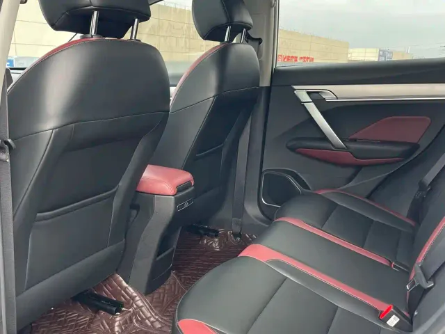 Geely Binyue 2021 1.4T DCT Diamond Edition — Фото автомобиля 5