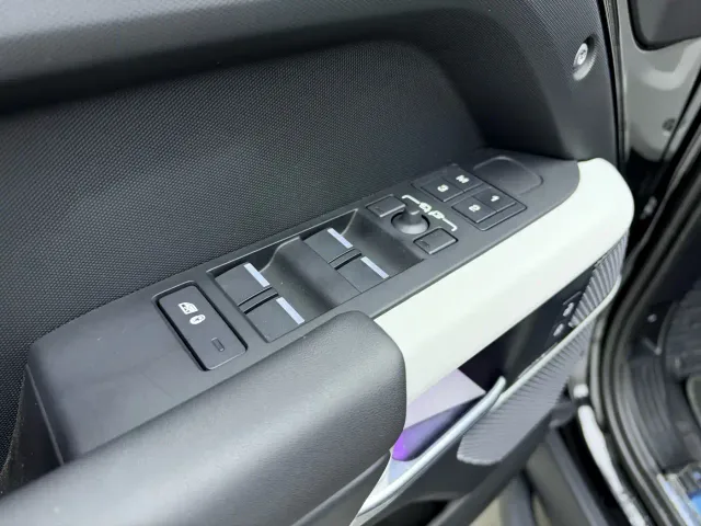Land Rover Defender — Фото автомобиля 19