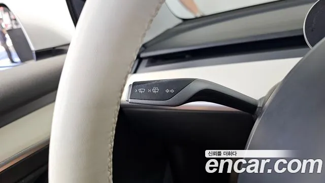 Tesla Model 3 — Фото автомобиля 29