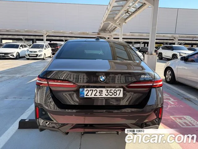 BMW 5 Series G60 — Фото автомобиля 6