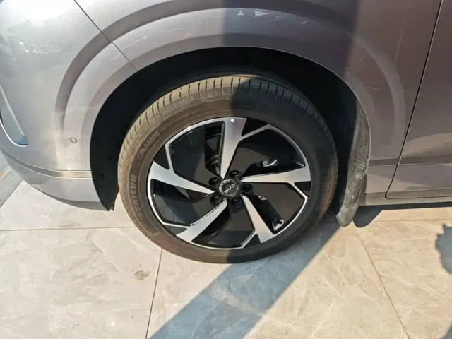 BYD Sealion 06 — Фото автомобиля 22