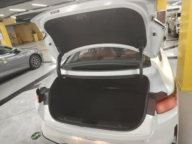 Changan Qiyuan A05 — Фото автомобиля 18