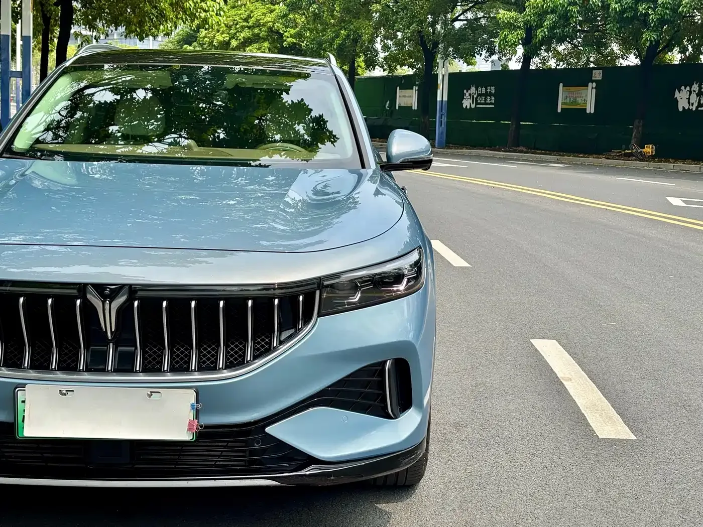 Voyah Auto VOYAH FREE 2021 AWD Standard Range Extender Exclusive Luxury Package — Фото автомобиля 4
