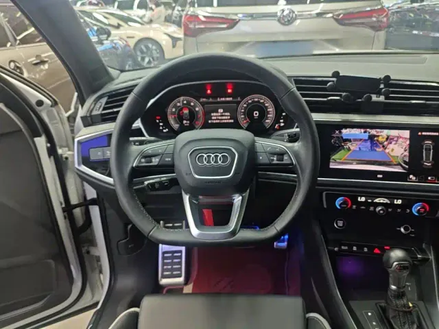 Audi Q3 — Фото автомобиля 10