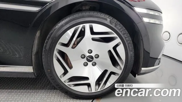 Genesis G90 Бензин 3.5 Turbo e-S/C AWD LWB — Фото автомобиля 5