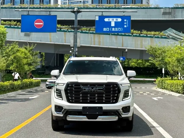 Фотография автомобиля — Daolangge GMC Yukon