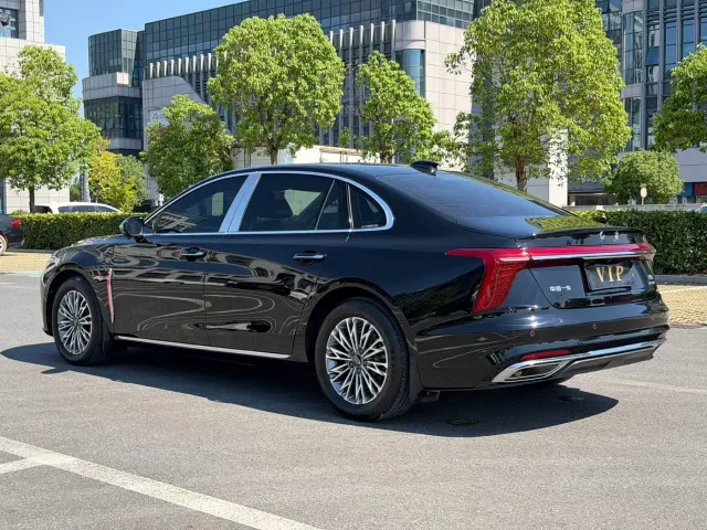 Hongqi H5 — Фото автомобиля 12