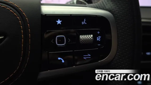 Genesis GV70 — Фото автомобиля 22