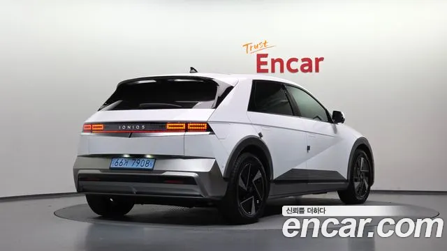 Hyundai Ioniq 5 — Фото автомобиля 2