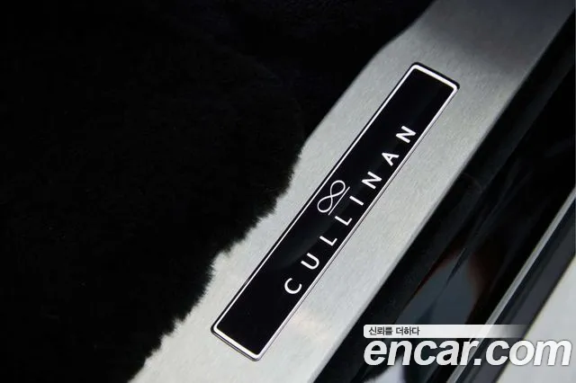 Rolls-Royce Cullinan — Фото автомобиля 20