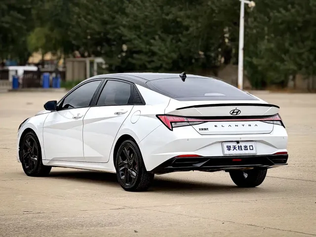 Hyundai Elantra — Фото автомобиля 4