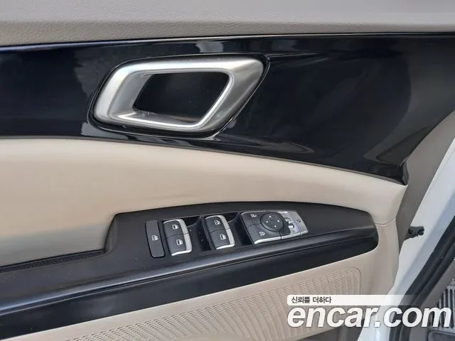 Kia Canival — Фото автомобиля 7