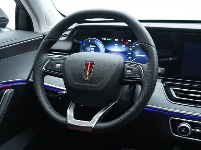 Hongqi HS5 — Фото автомобиля 13