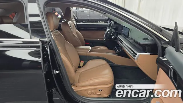 Hyundai Grandeur Grandeur (GN7) 2.5 Бензин 2WD — Фото автомобиля 26