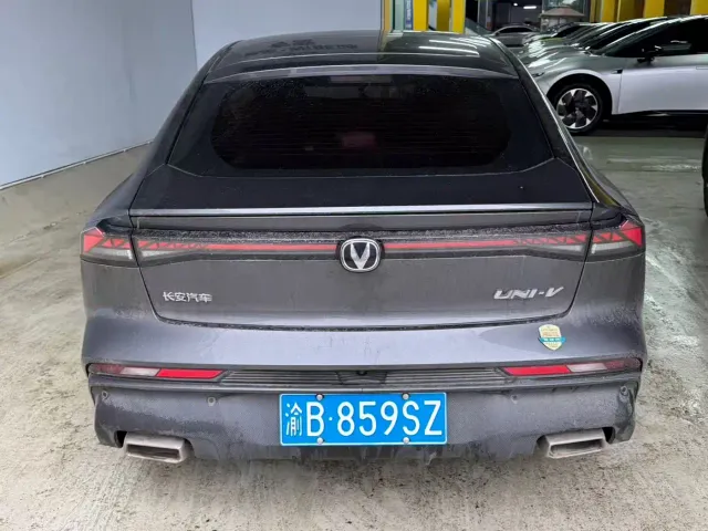 Changan UNI-V — Фото автомобиля 10