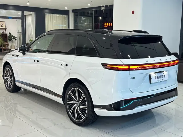 Xpeng G9 — Фото автомобиля 9