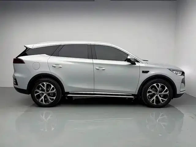 BYD Tang — Фото автомобиля 5