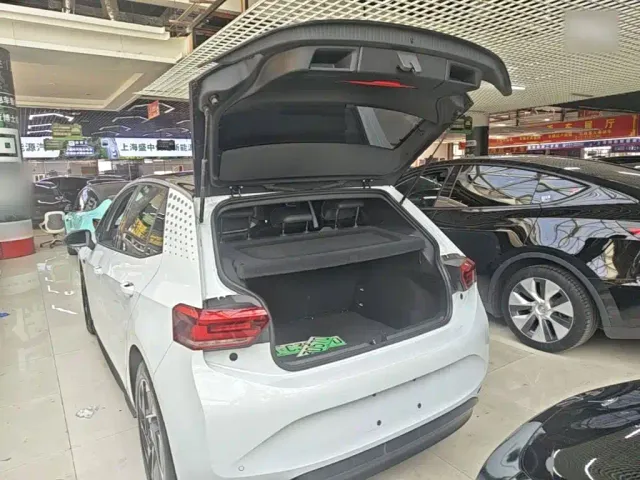 Volkswagen ID.3 — Фото автомобиля 18