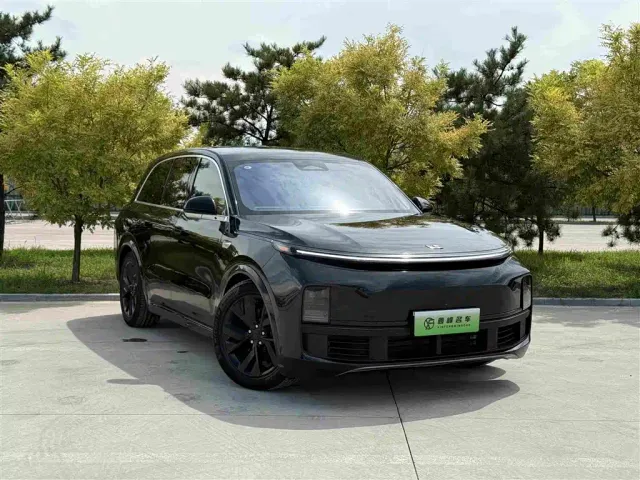 Li Auto L8 — Фото автомобиля 3