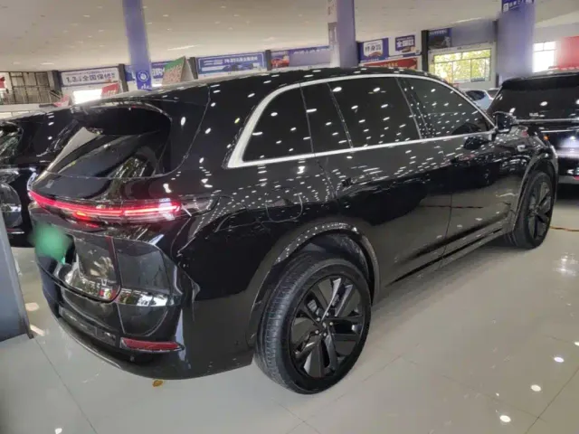 Li Auto L7 — Фото автомобиля 6