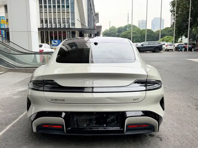 Xiaomi SU7 — Фото автомобиля 14